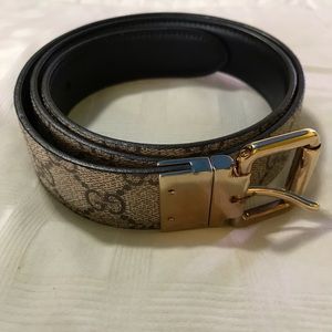 Women’s Gucci belt